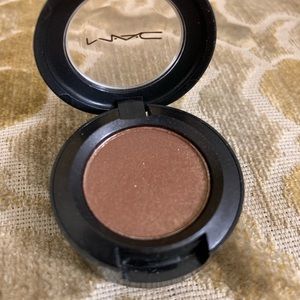 MAC Eyeshadow in Sparkle Neely Sparkle